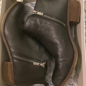 Lucky Brand Black Womens Booties Size 9.5
